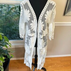 POL Women’s Off White Floral lace Sheer Kimono Cover up  One Size‎